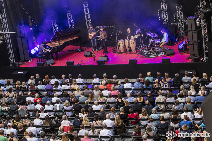 Adrien Brandeis (live in Stuttgart, 2019)