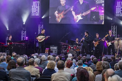 Orientalische Klänge aus Mannheim - Pulse Project bei den Jazzopen Stuttgart: Live-Bilder der Opener von Sing the Truth 