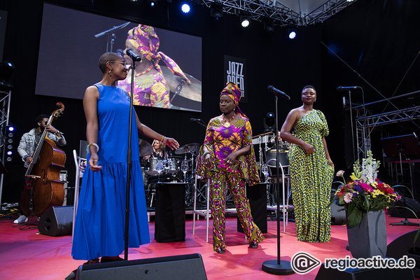 Mit viel Seele - Sing the Truth: Bilder von Angelique Kidjo, Cécile Salvant, Lizz Wright live in Stuttgart 