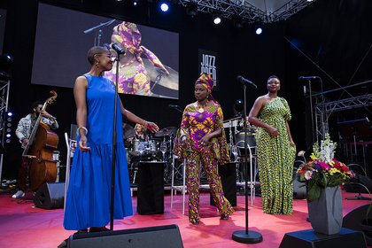 Mit viel Seele - Sing the Truth: Bilder von Angelique Kidjo, Cécile Salvant, Lizz Wright live in Stuttgart 