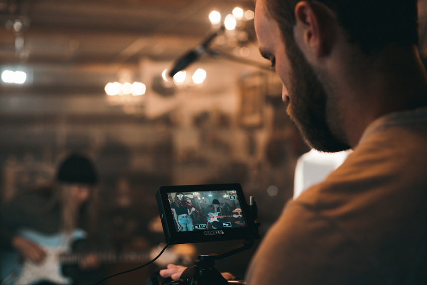 Chancen und Risiken von Live-Videos als Marketinginstrument für Musiker und Bands