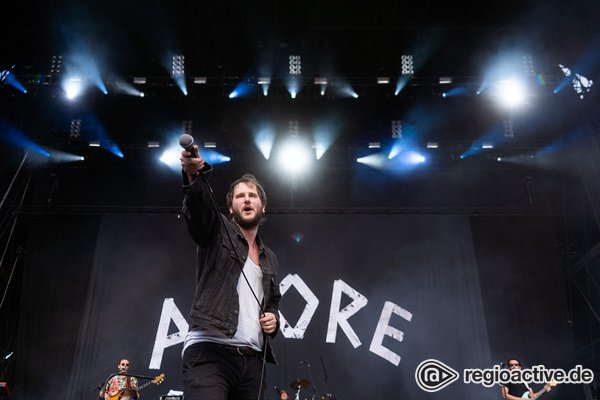 Österreichischer Charme - Amore! Fotos von Wanda live beim Deichbrand Festival 2019 