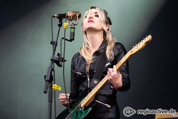 Blut ist im Schuh - Blood Red Shoes: Fotos der Briten live beim Deichbrand Festival 2019 