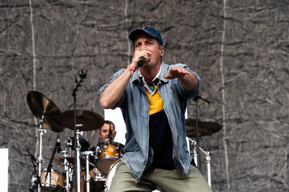 Eins plus drei - Dendemann: Fotos des Rappers live beim Deichbrand Festival 2019 