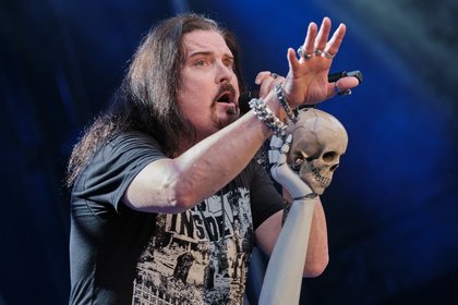 Fast wie Hamlet - Dream Theater: Bilder der Prog-Metaller live in der Zitadelle Mainz 
