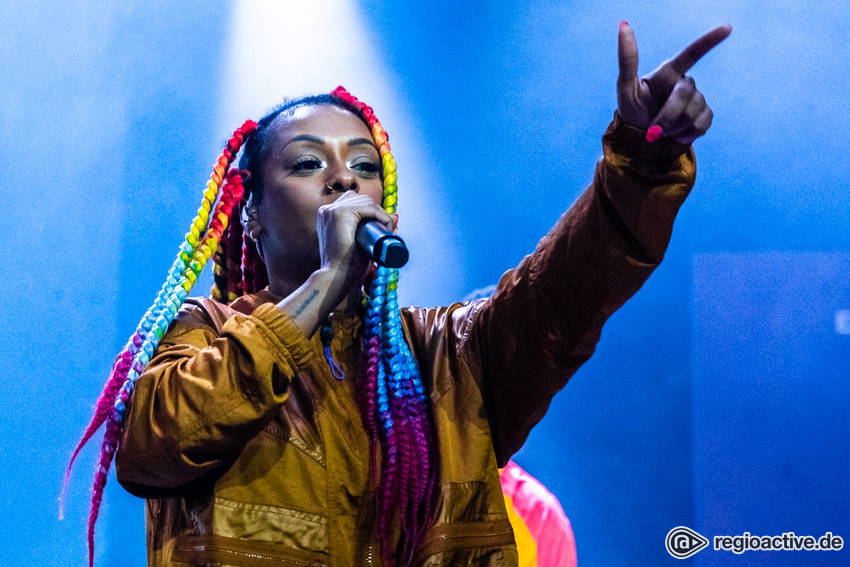 Nura (live beim Deichbrand Festival 2019)