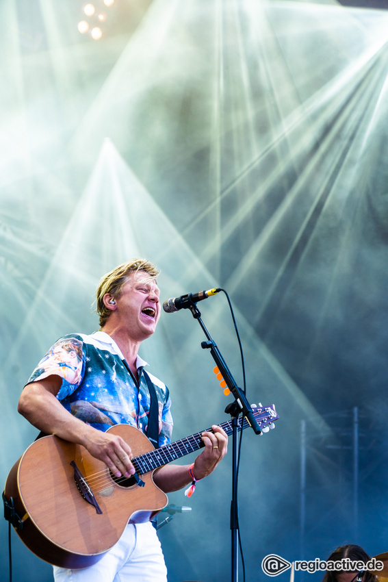 Johnossi (live beim Deichbrand Festival 2019)