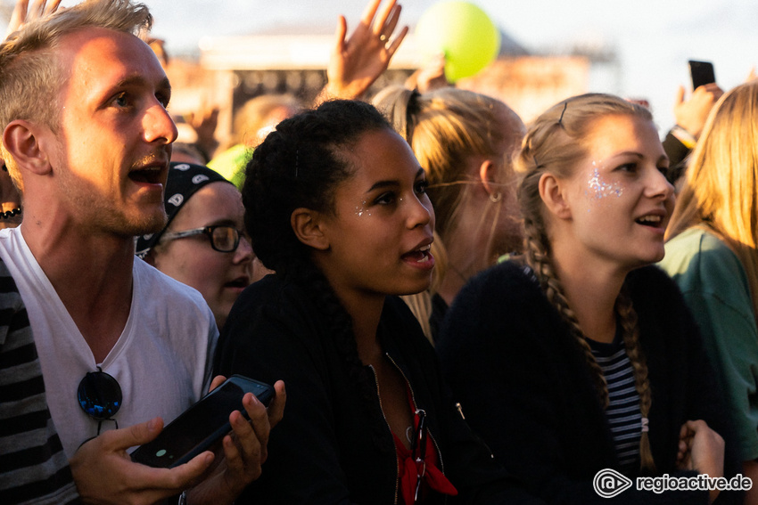 Cro (live beim Deichbrand Festival 2019)