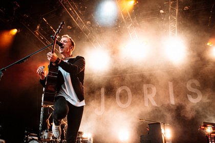 Mit Hingabe - Dynamisch: Bilder von Joris live beim Sound of the Forest Festival 2019 