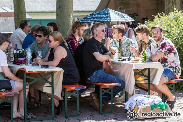 Gute Unterhaltung unter freiem Himmel - Heiter mit Regen: Impressionen vom Sonntag beim Jazz & Joy 2019 in Worms 