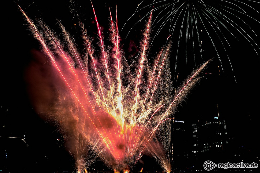 Großes Musikfeuerwerk beim Museumsuferfest Frankfurt 2019