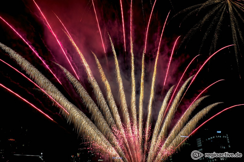 Großes Musikfeuerwerk beim Museumsuferfest Frankfurt 2019