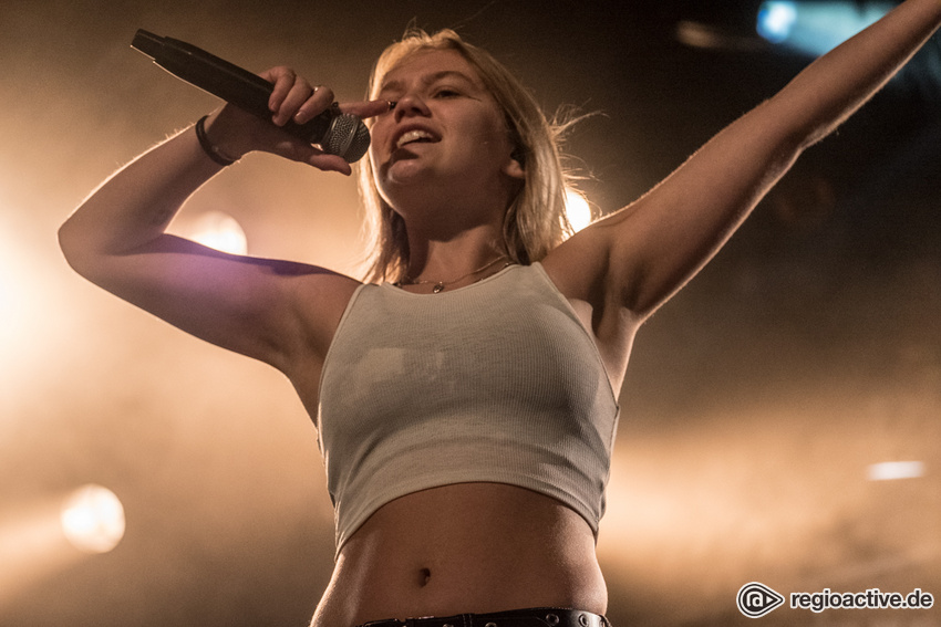 Carlie Hanson (live in Hamburg, 2019)