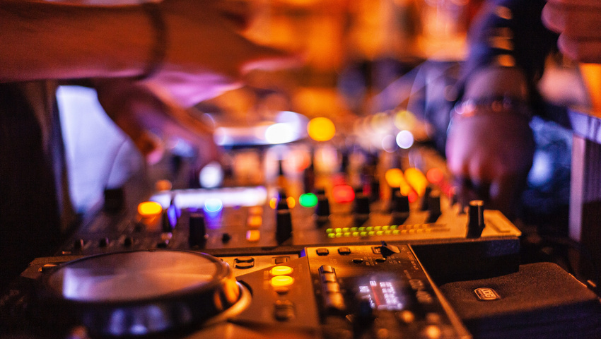 Clubbetreiber/innen aufgepasst: Initiative Musik ruft zu großer Clubstudie auf