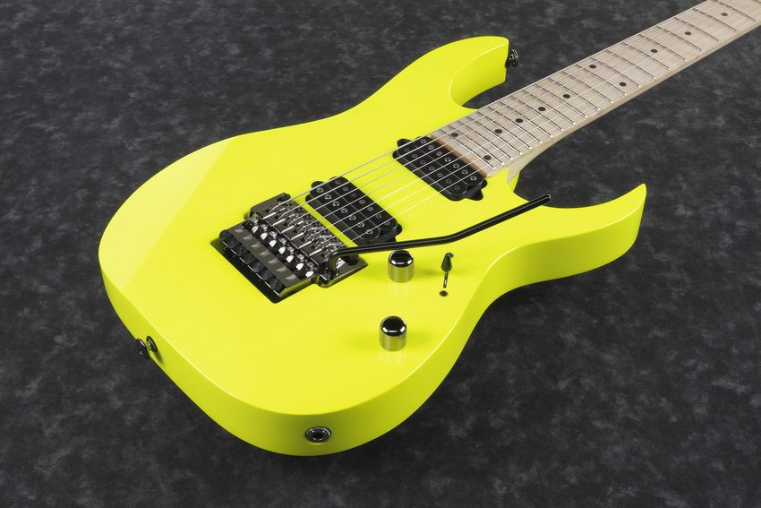 Ibanez präsentiert die RG752M-DY in leuchtender Farbe