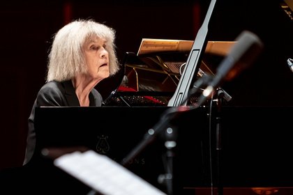 Trio und Quartett - Fotos des Enjoy Jazz Eröffnungskonzerts 2019 mit Carla Bley in Ludwigshafen 