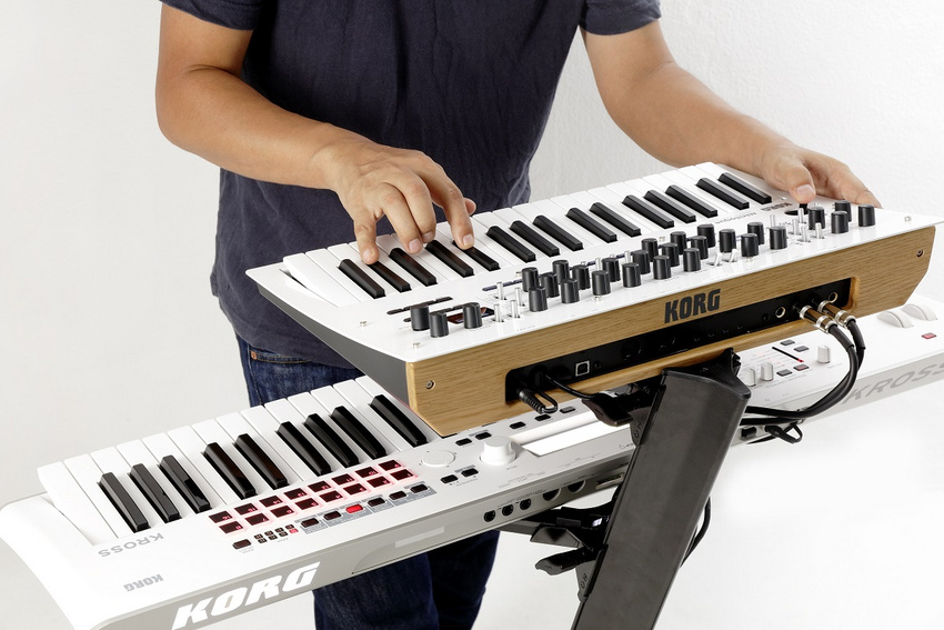 Der KORG minilogue xd in der limitierten Farbvariante "Pearl White"