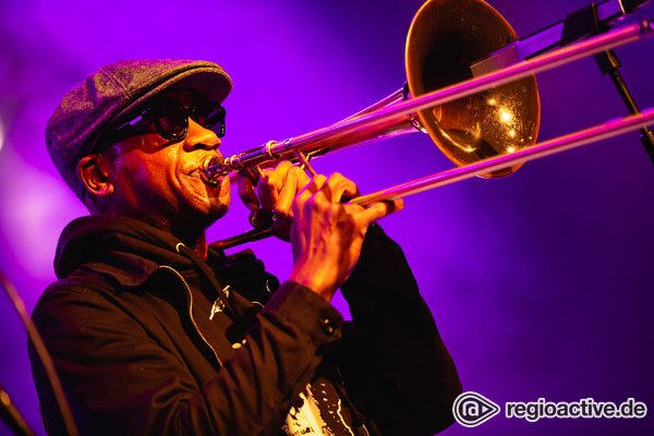 Kongenial - Fotos von Ryan Porter & Kamasi Washington live bei Enjoy Jazz in Mannheim 