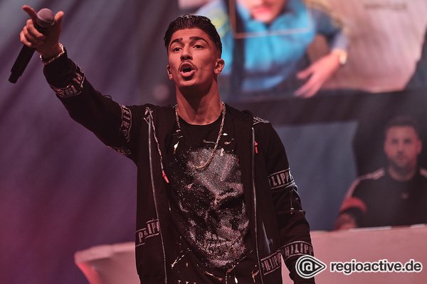 Mega-Hype - Mero: Bilder des Rappers live in der Jahrhunderthalle Frankfurt 