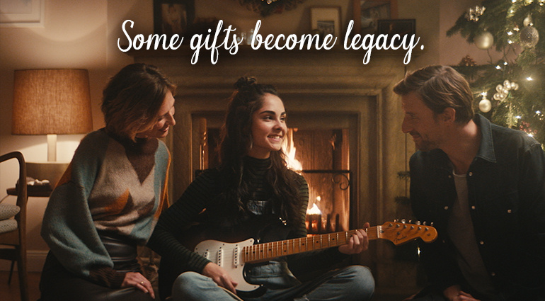 "Some gifts become legacy": Thomann veröffentlicht Weihnachtsfilm und startet Gewinnspiel