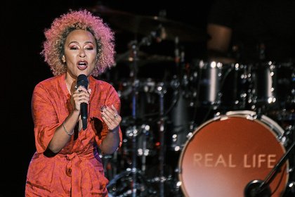 Schottischer Soul - Voller Power: Fotos von Emeli Sandé live in der Jahrhunderthalle Frankfurt 