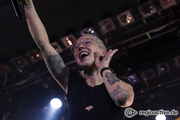 Mit Funk und Soul - Stefanie Heinzmann liefert in Frankfurt eine Show mit Herz und Seele 