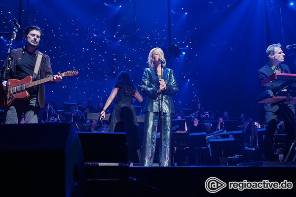 Aus Cyndi wird Leslie - The Hooters & Leslie Clio: Fotos des Duos live bei der Night of the Proms 2019 in Mannheim 