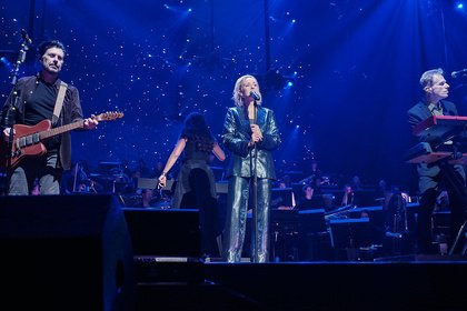 Aus Cyndi wird Leslie - The Hooters & Leslie Clio: Fotos des Duos live bei der Night of the Proms 2019 in Mannheim 