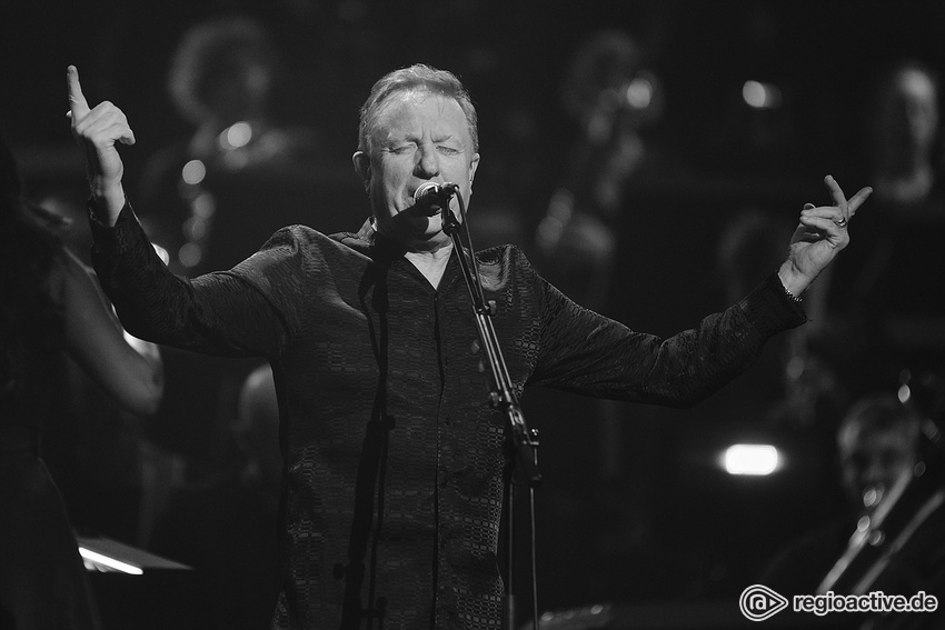 John Miles (live bei Night Of The Proms in Mannheim 2019)