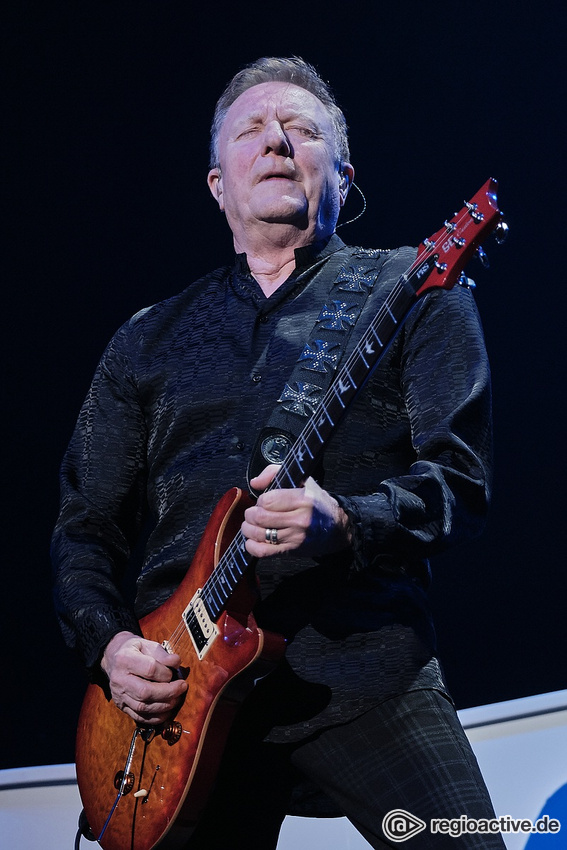 John Miles (live bei Night Of The Proms in Mannheim 2019)