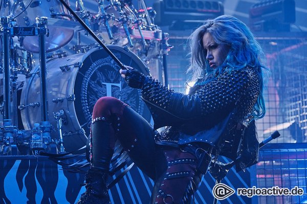 Der Wille zur Macht - Fotos von Arch Enemy live als Support von Amon Amarth in Frankfurt 