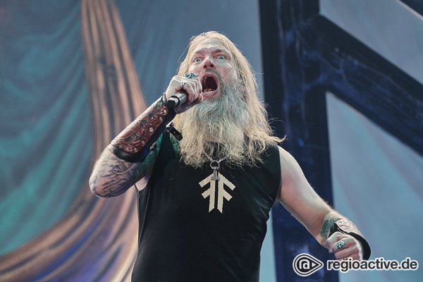 Berserker auf globalem Siegeszug - So wüten Wikinger: Live-Bilder von Amon Amarth in Frankfurt 