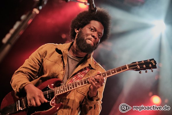 Eindringlich - Michael Kiwanuka fasziniert in Frankfurt als einfühlsamer Soul-Künstler 