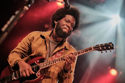 Eindringlich - Michael Kiwanuka fasziniert in Frankfurt als einfühlsamer Soul-Künstler 