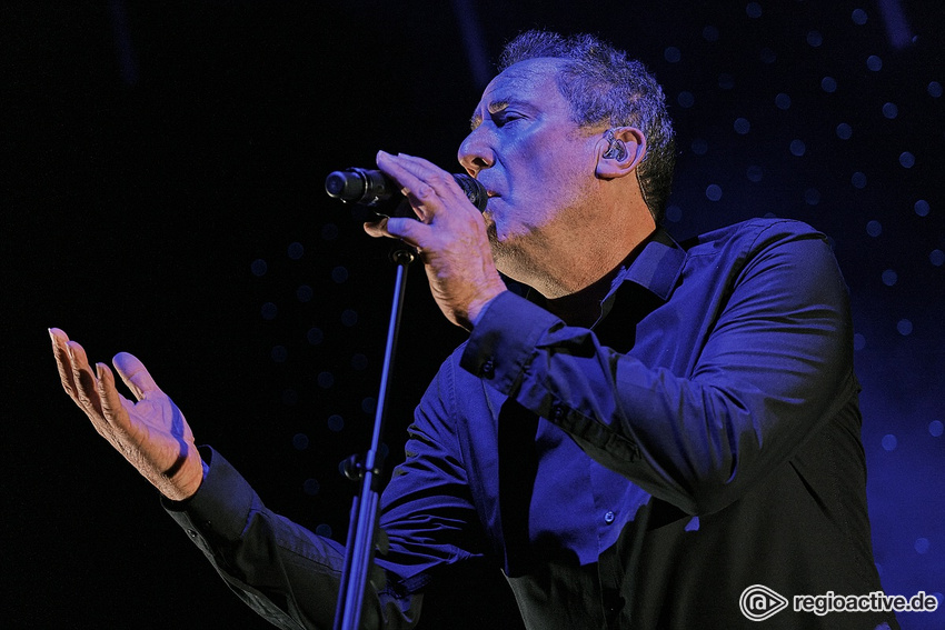 OMD (live in Frankfurt 2019)