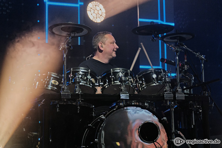 OMD (live in Frankfurt 2019)