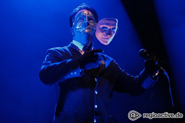 Plakativ - Fotos von Welle: Erdball als Opener von OMD live in Frankfurt 