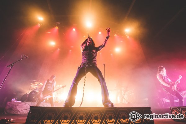 Theatralisch - Fotos von Amorphis als Support von Dimmu Borgir live in Wiesbaden 