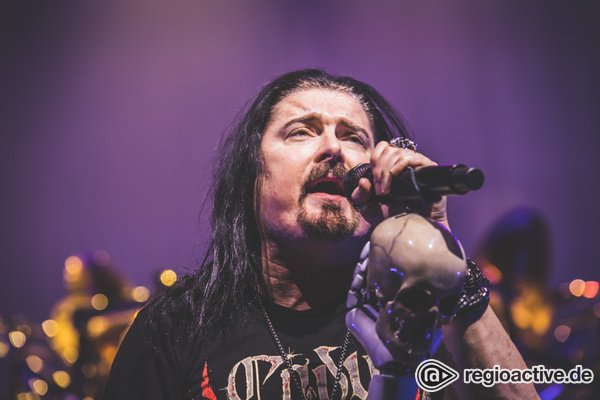 Ein Klassiker feiert Jubiläum - Prog-Metal-Könige: Live-Bilder von Dream Theater in Frankfurt 