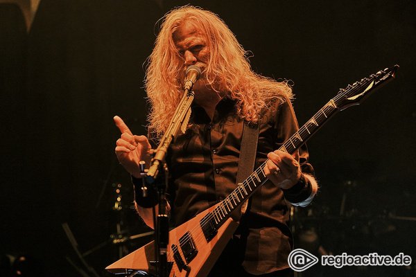 Frontmann Dave Mustaine wieder gesund - Live-Bilder von Megadeth als Special Guest von Five Finger Death Punch in Frankfurt 