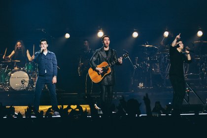 (K)eine Teenie-Band - Die Jonas Brothers präsentieren sich in Köln als exzellente Entertainer 