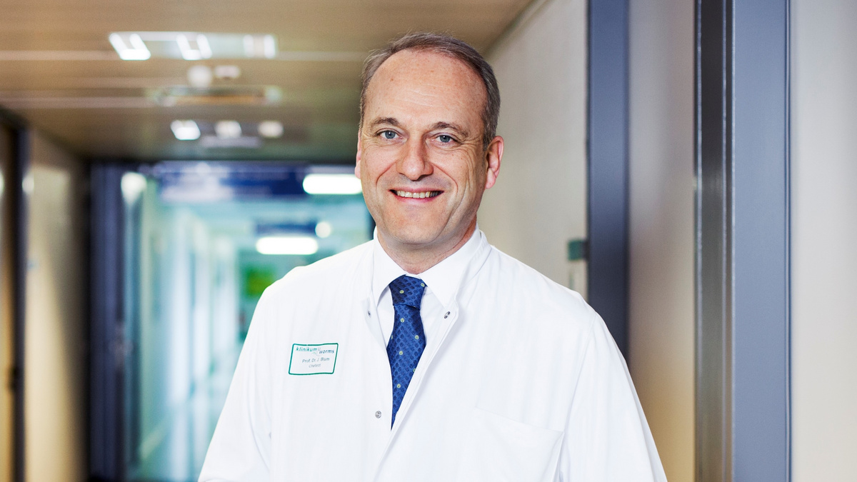 Unfall- und Handchirurg Prof. Jochen Blum über Krankheitsbilder, Therapien und Prävention bei Musikern