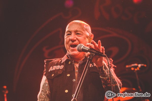 Mit voller Power - Rose Tattoo: Bilder der Hardrock-Band live in der Batschkapp Frankfurt 