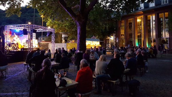 Schluss mit Pause - Karlstorbahnhof Heidelberg: Programm der Sommerbühne steht fest 