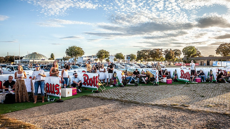 Pandemiegerechte Open-Air-Konzerte boomen dank staatlicher Förderung