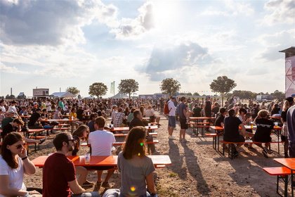 Entspannt mit Abstand - Sommerlich: Impressionen vom Sonntag beim 10. Maifeld Derby 2021 