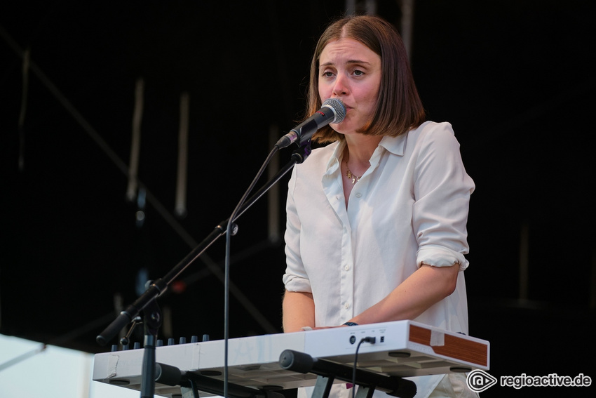 Sophia Kennedy (live beim 10. Maifeld Derby in Mannheim 2021)