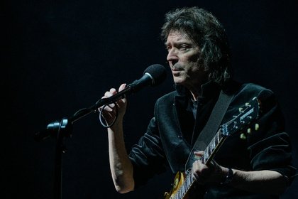 Ein Live-Album live - Steve Hackett beweist Spielwitz bei der 'Seconds Out'-Tour in Frankfurt 