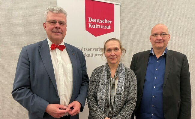 Deutscher Kulturrat fordert baldige Umsetzung des Basishonorars für Soloselbstständige im Kulturbereich