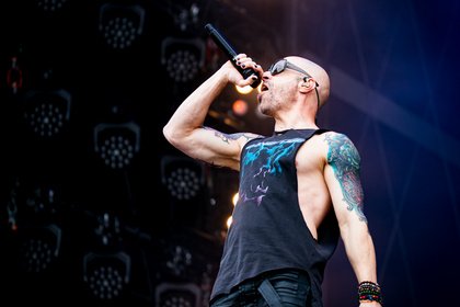 Locker - Viel Einsatz: Fotos von Daughtry live bei Rock am Ring 2022 